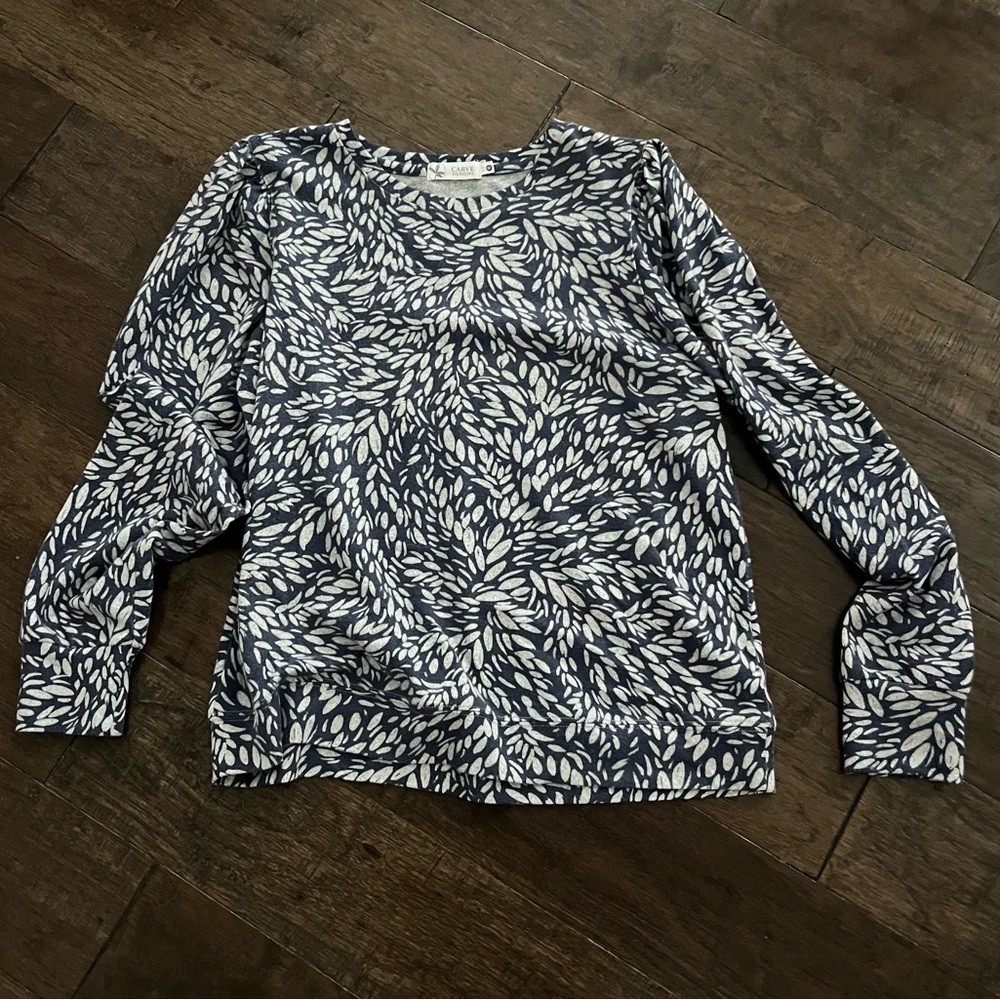 Carve Designs Navy and White Leaf Print Long Sleeve Top